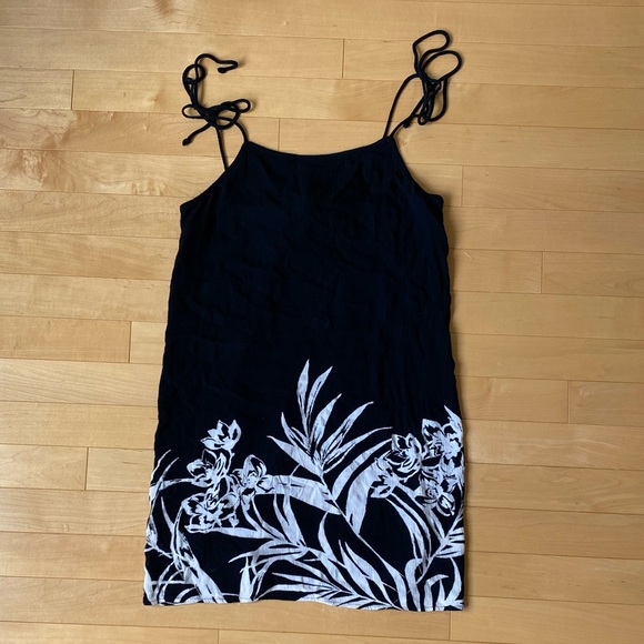 Mini Black and White Floral Dress - Picture 1 of 3
